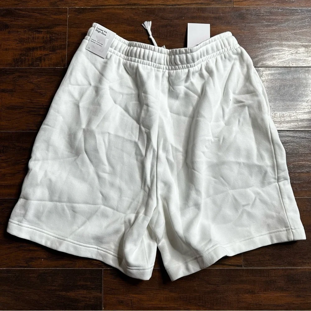 Nike White Essential Fleece High-Rise Shorts Size Medium